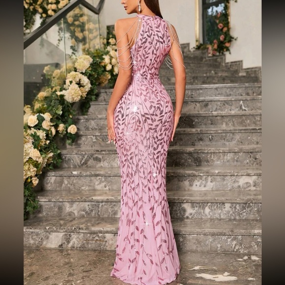 Luxe  halter neck prom party sequins dress - Picture 3 of 8